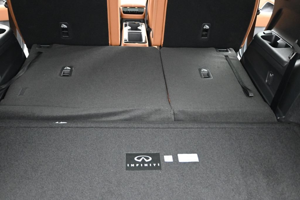 New 2027 2T RAD WHT INFINITI Autograph AWD image 11