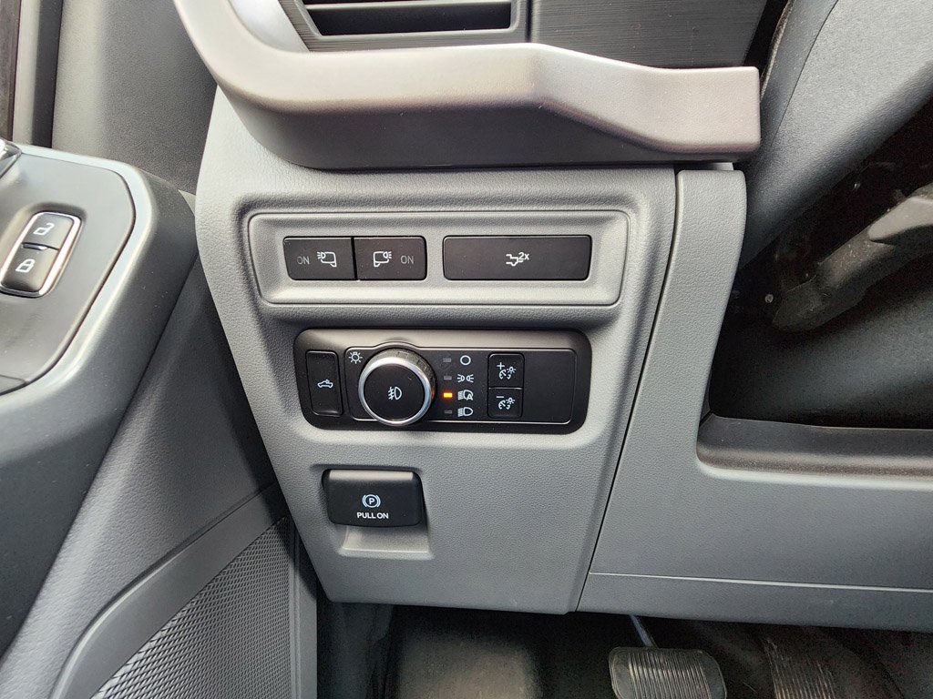 Used 2024 Atlas Blue Metallic Ford XLT image 16