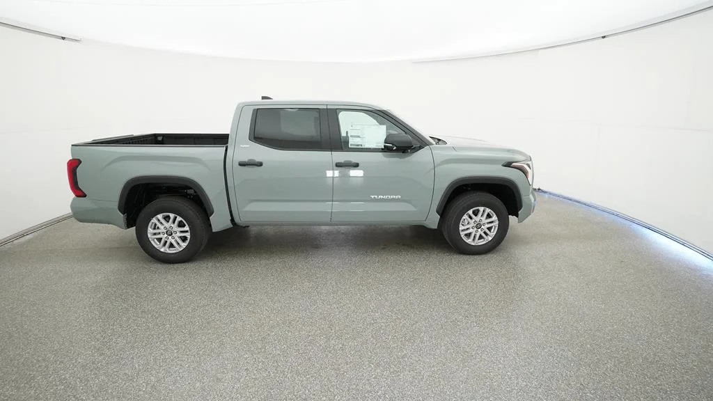 2025 Toyota Tundra SR5 - Photo 22