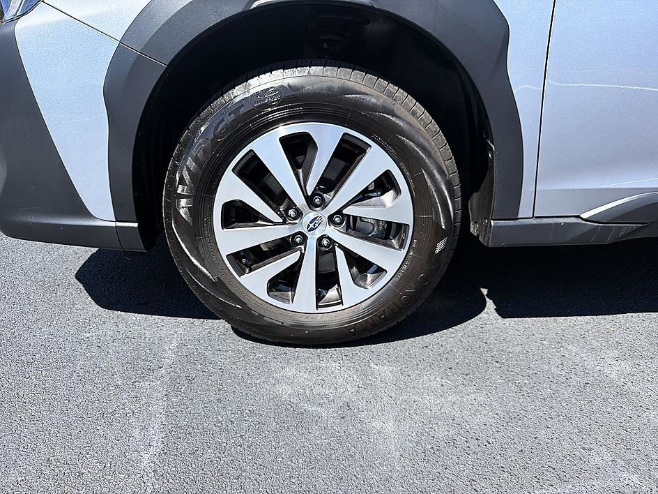 Used 2025 Ice Silver Metallic Subaru 2.5i image 8