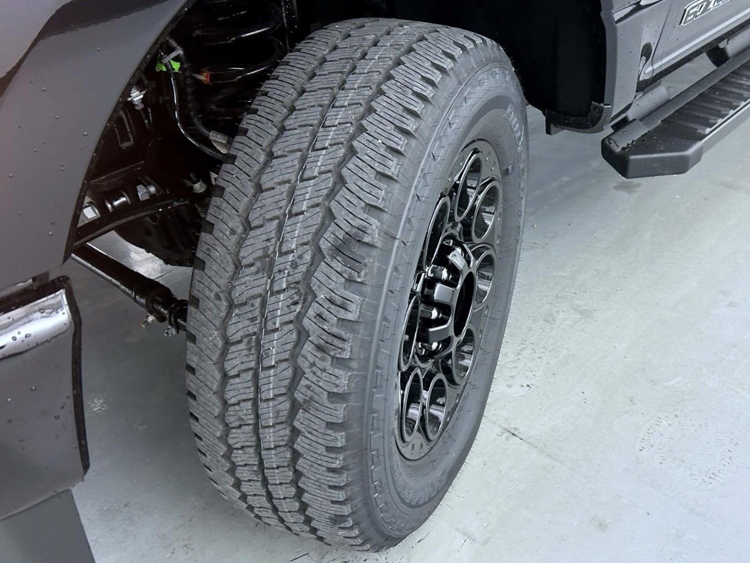 New 2026 Agate Black Metallic Ford XLT image 22