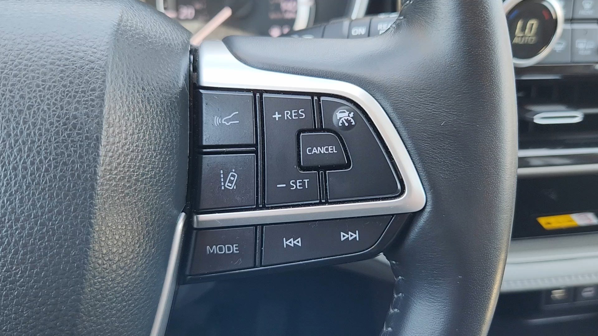 Used 2023 Moon Dust Toyota L image 14