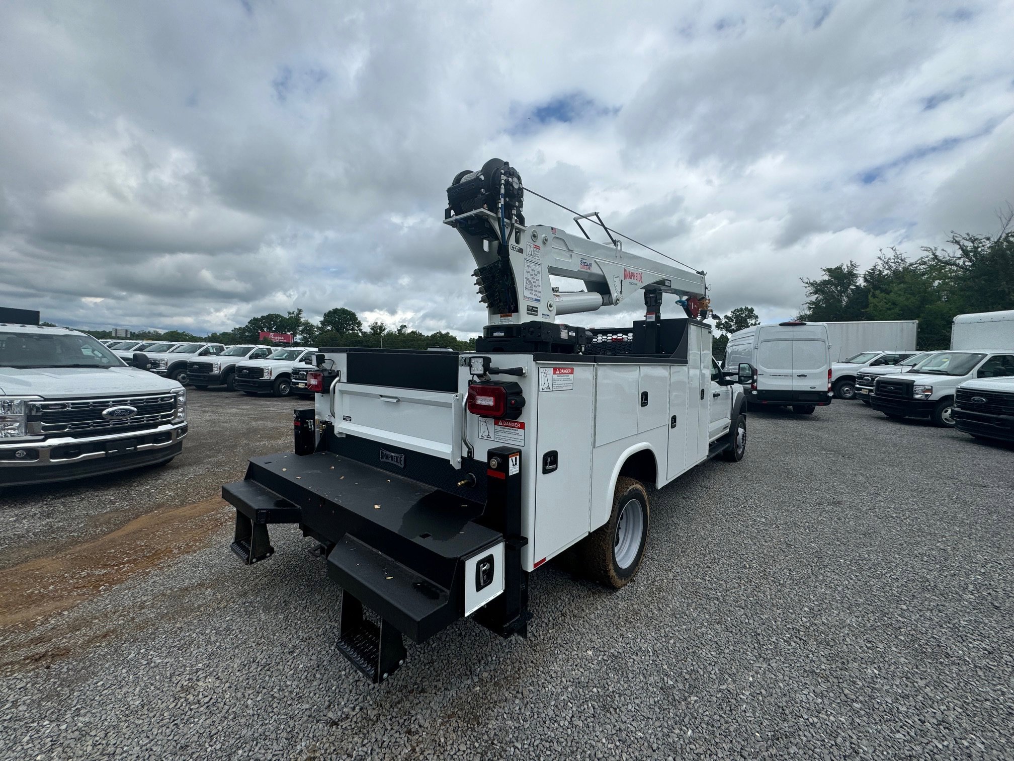 New 2026 Oxford White Ford F-550® XL image 5
