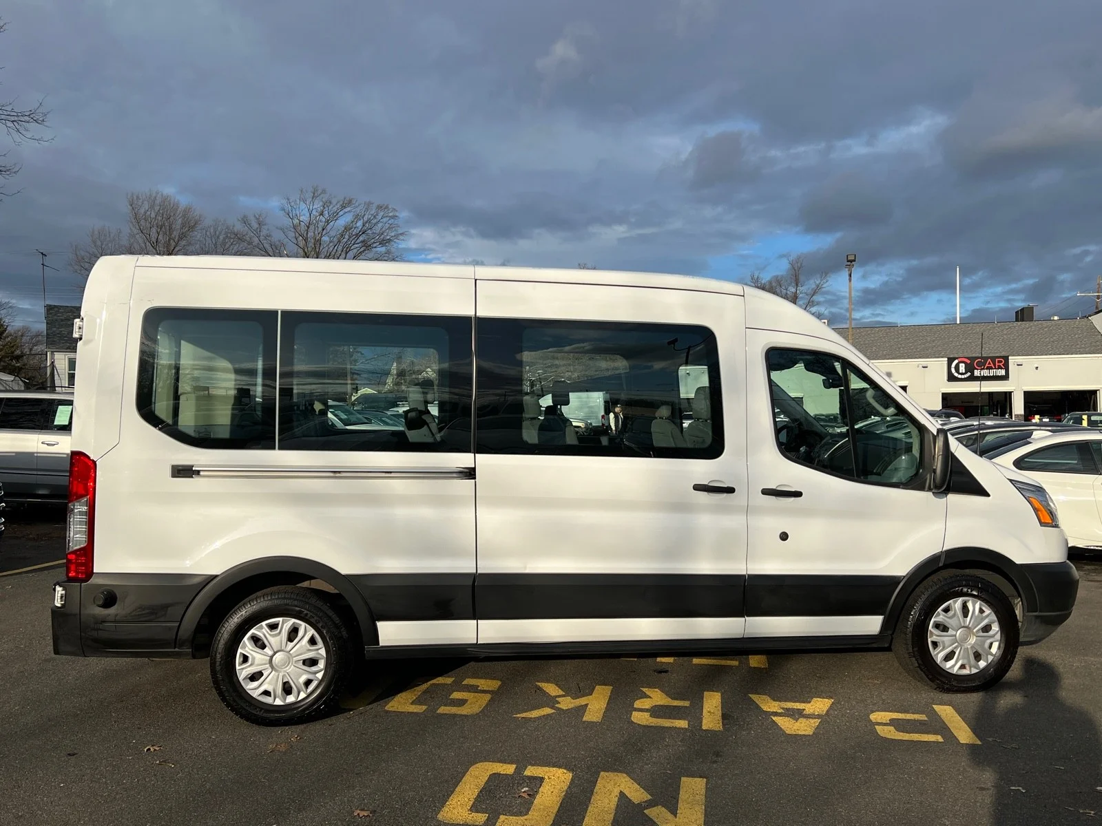 Used 2019 Oxford White Ford XLT T-350 148
