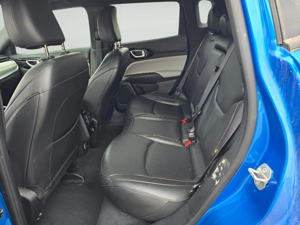Used 2024 Hydro Blue Pearlcoat Jeep Limited image 26