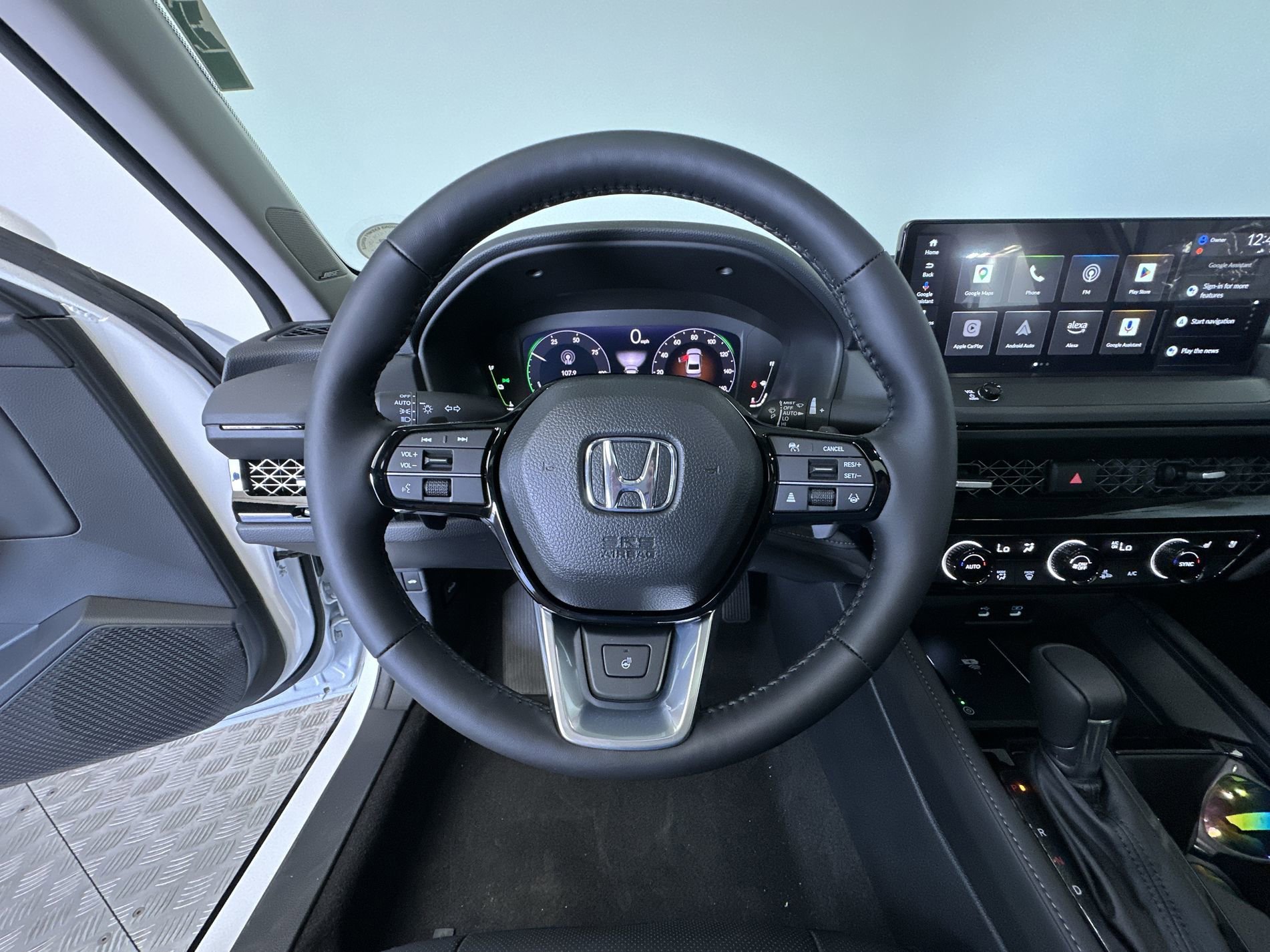 New 2026 Platinum White Pearl Honda Touring image 15