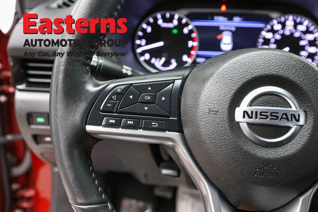 Used 2023 Red Nissan SV image 15