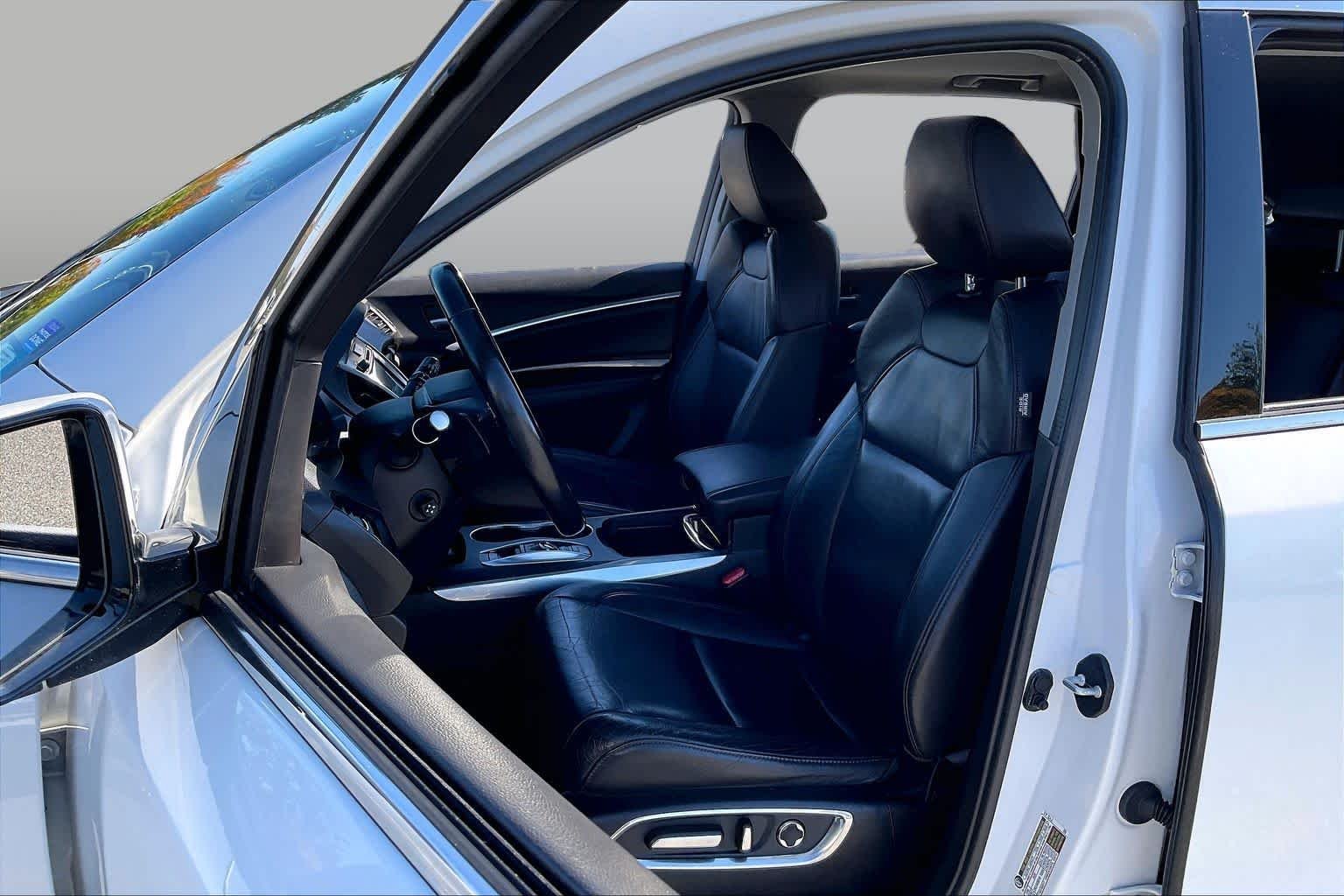 Used 2020 Platinum White Pearl Acura  image 7