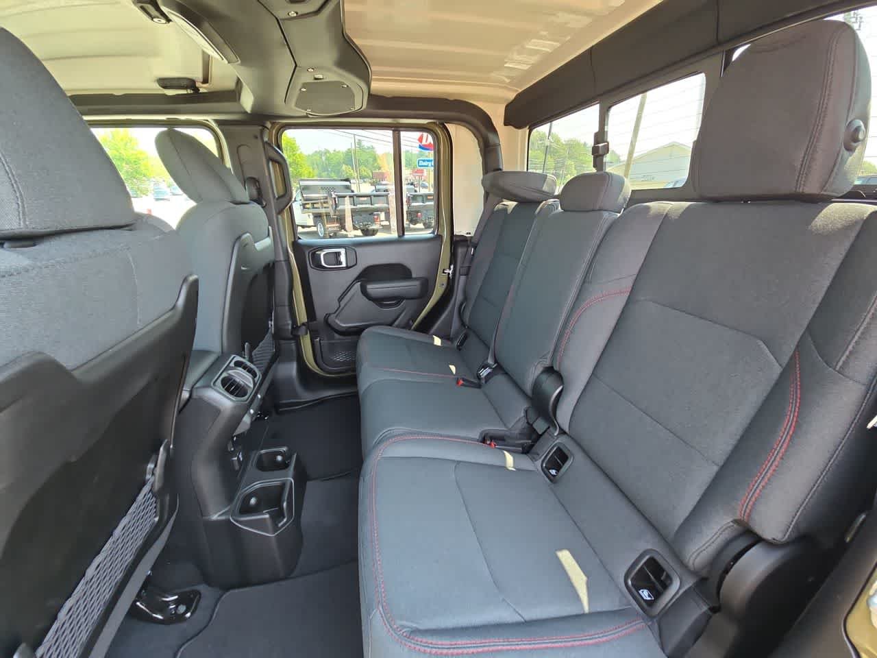 Used 2025 41 Jeep Rubicon image 15