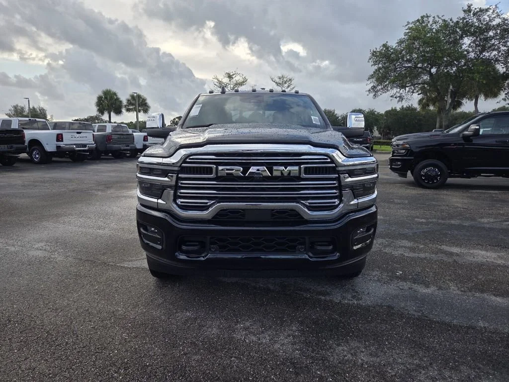 New 2026 Diamond Black Crystal Pearl-Coat Exterior Paint RAM Laramie image 3