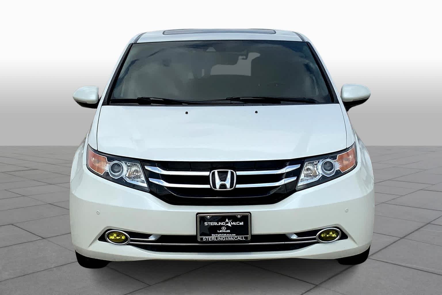 Used 2014 White Diamond Pearl Honda Touring image 4