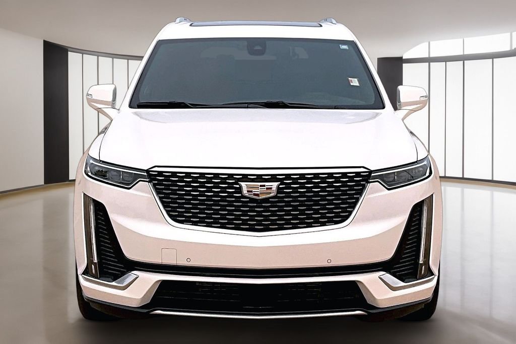 Used 2025 White Cadillac Premium Luxury image 3