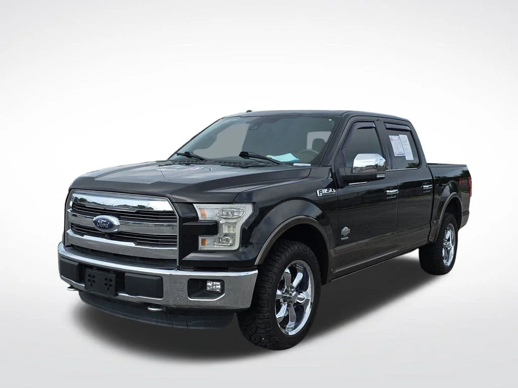 Used 2015  Ford King Ranch image 2