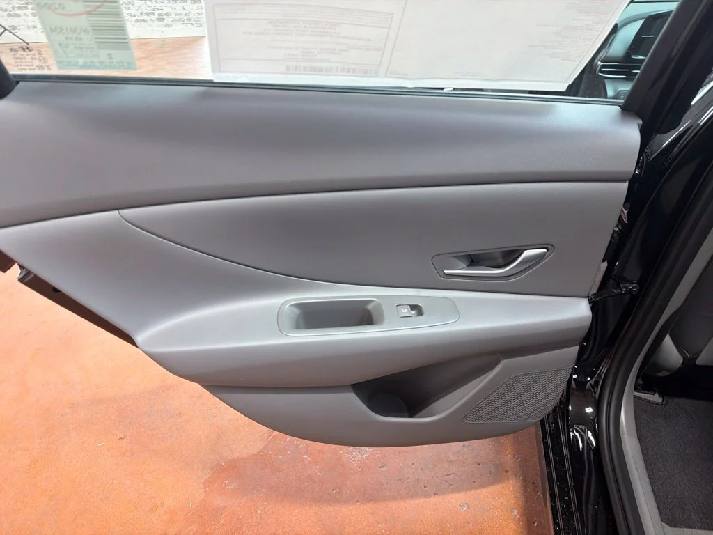 New 2026 Abyss Black Hyundai SE image 18