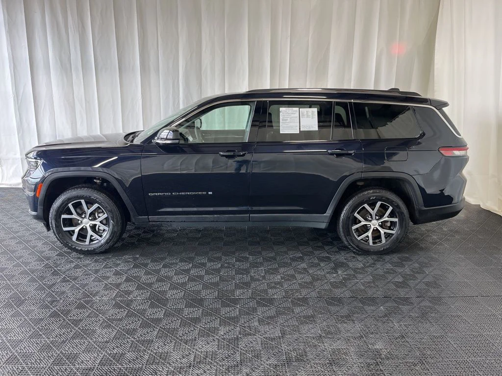 Used 2023 Black Jeep Limited image 25