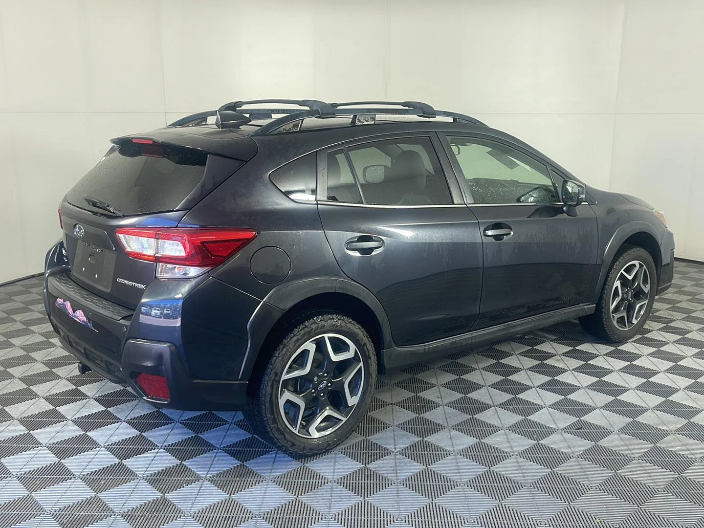 Used 2019 Dark Gray Metallic Subaru Limited image 5