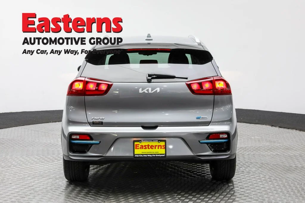 Used 2022 Gray Kia EX image 6