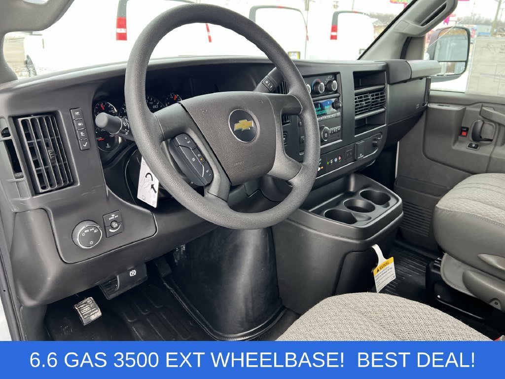 2025 Chevrolet Express Cargo Work Van - Photo 6
