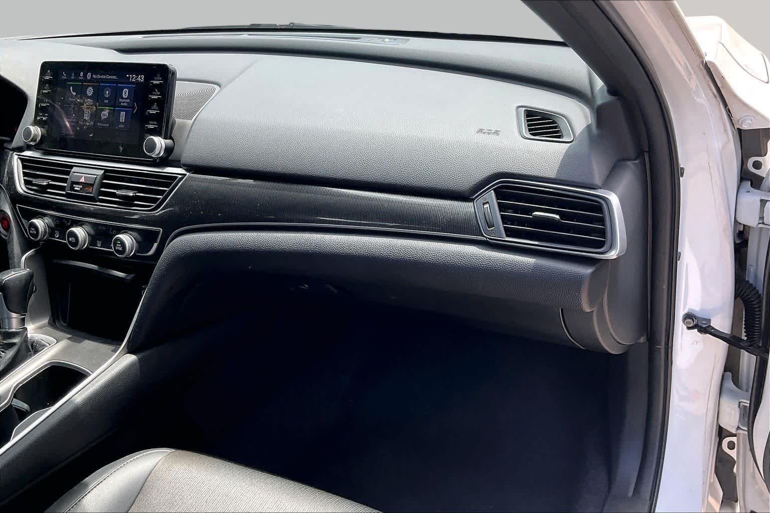 Used 2022 Platinum White Pearl Honda Sport image 18