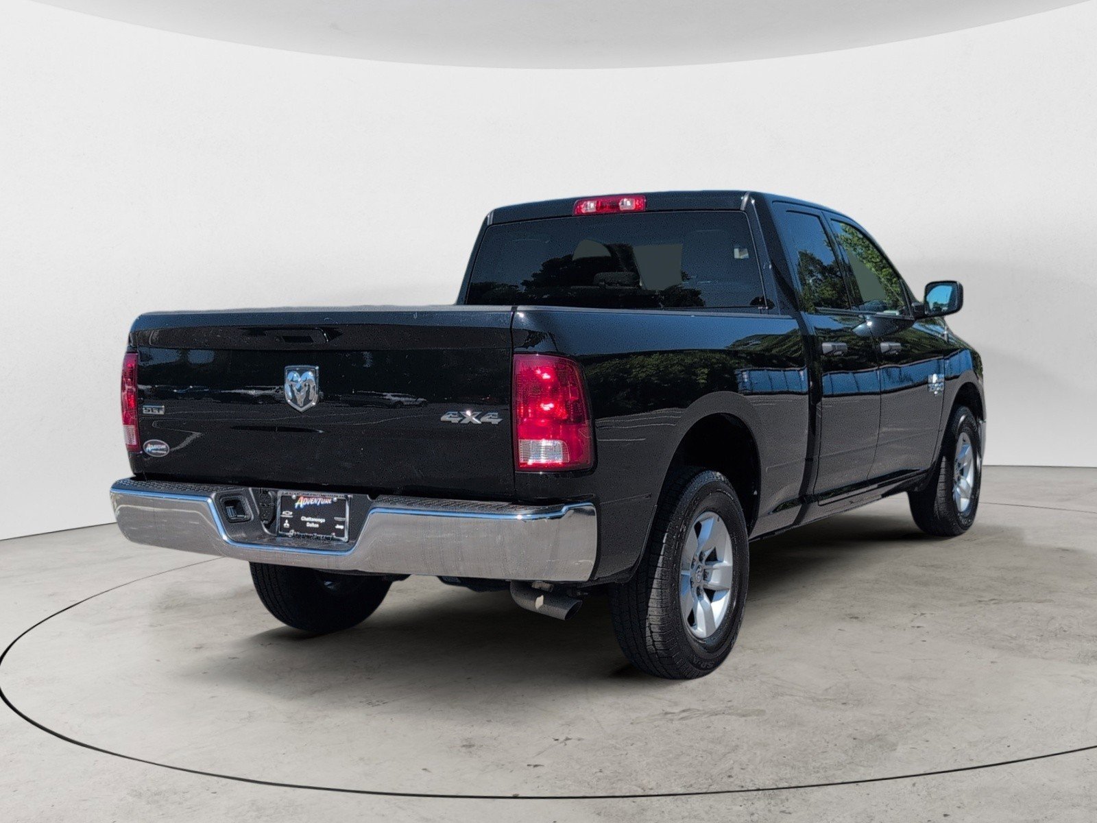 Used 2024 Diamond Black Crystal Pearlcoat Ram SLT image 3