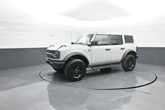 New 2026 Avalanche Gray Ford Badlands® image 4