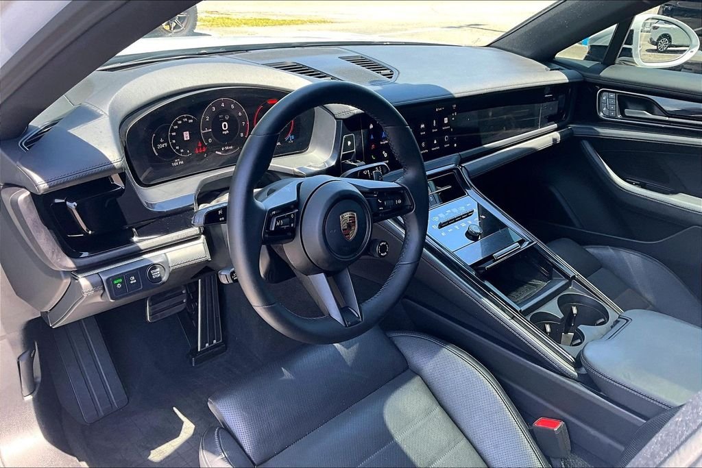 Used 2025  Porsche 4 image 14