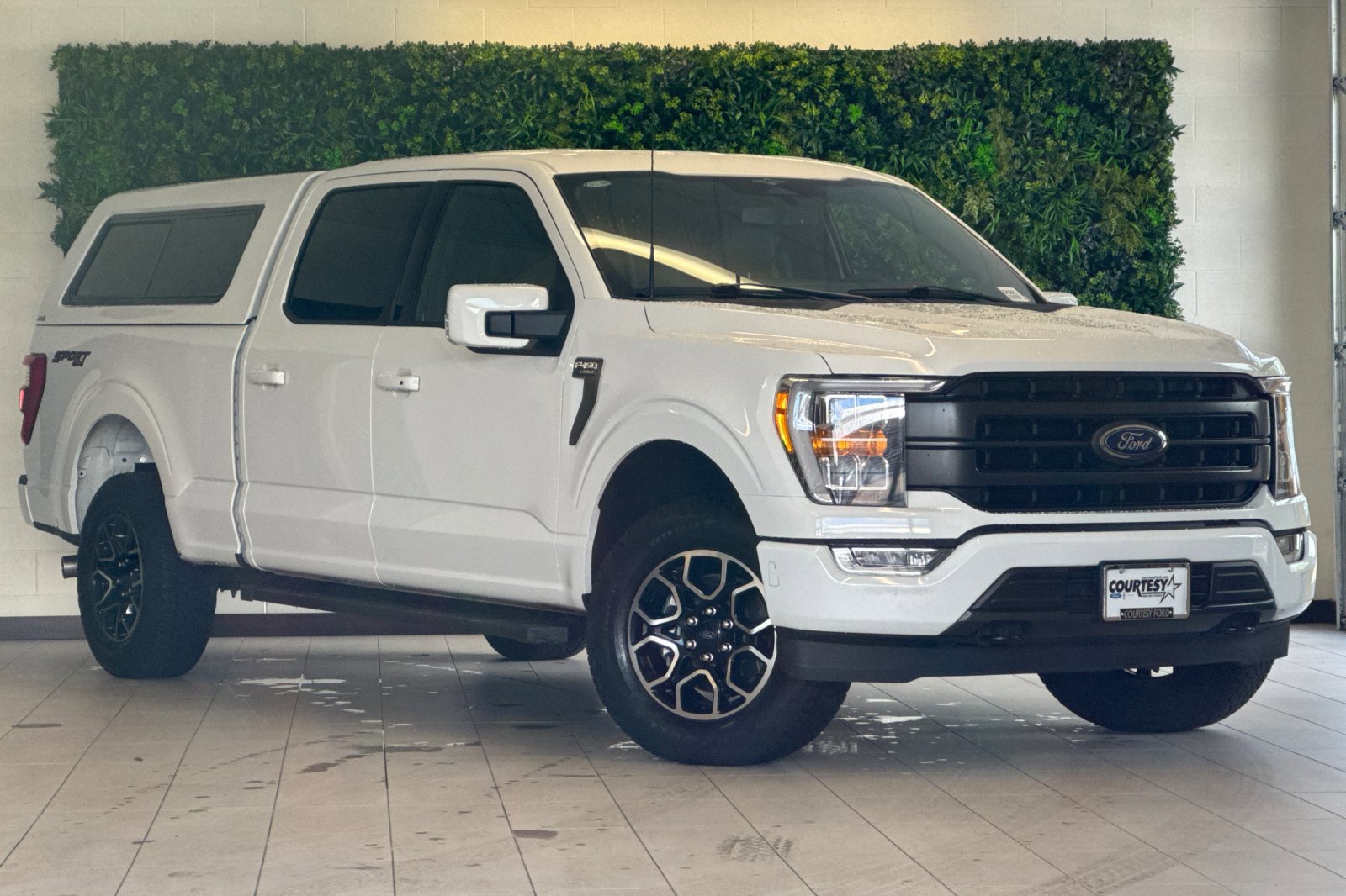 2023 Ford F-150 Lariat 4x4 SuperCrew 5-1/2 Box's photo