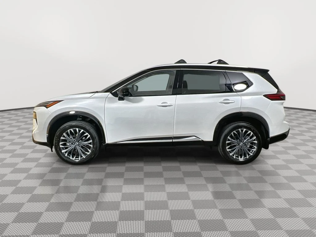New 2026 Everest White Pearl TriCoat / Super Black Two-tone Nissan Platinum image 5