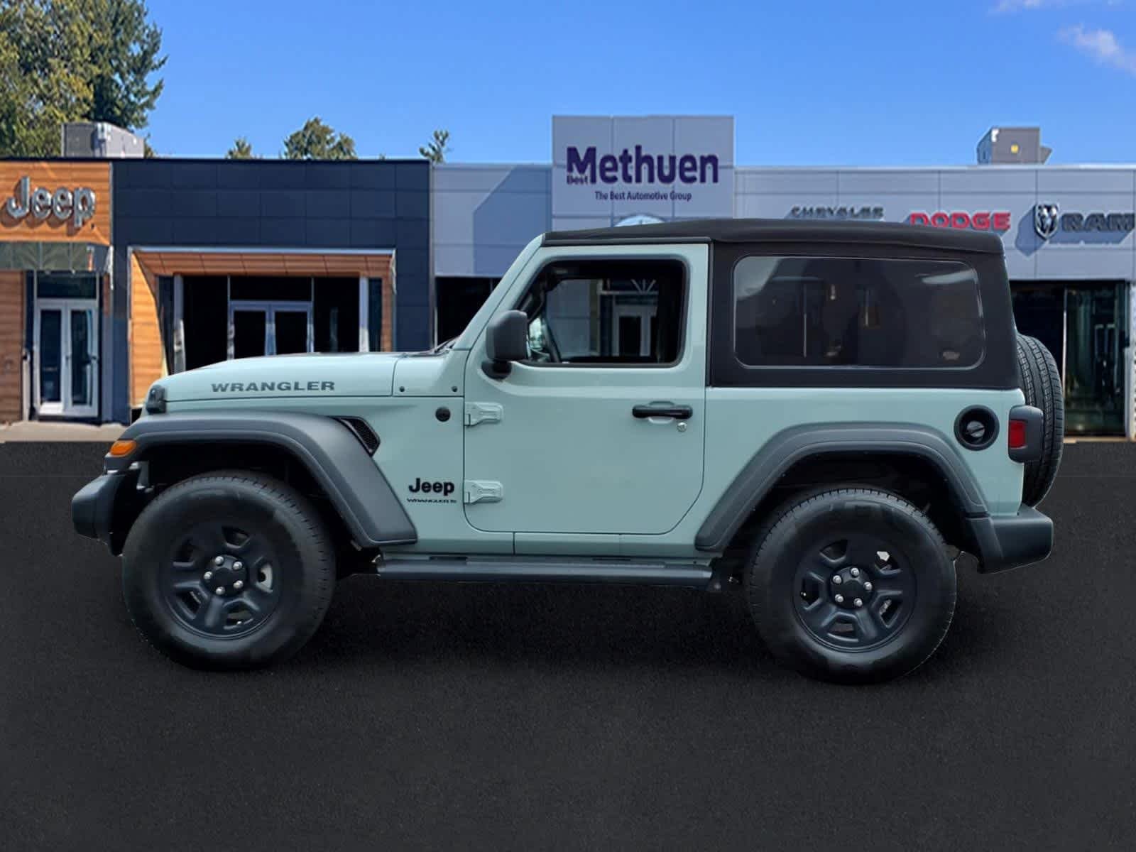 Used 2024 Earl Clearcoat Jeep Sport image 8