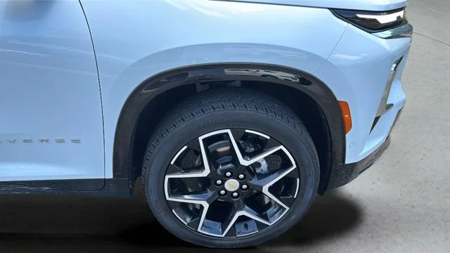 Used 2026 Polar White Tricoat Chevrolet High Country image 41