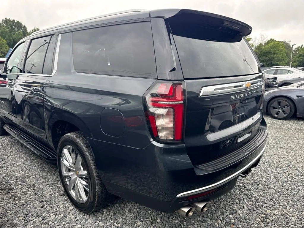 Used 2022 Gray Chevrolet High Country image 6