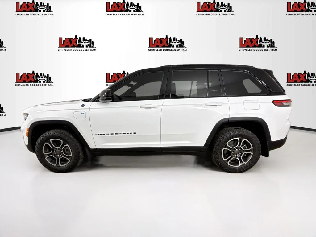 Used 2023 White Jeep Trailhawk 4xe image 4