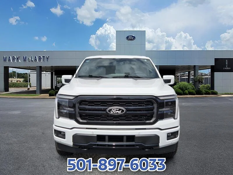Used 2025 Oxford White FORD LARIAT 4WD SuperCrew 5.5