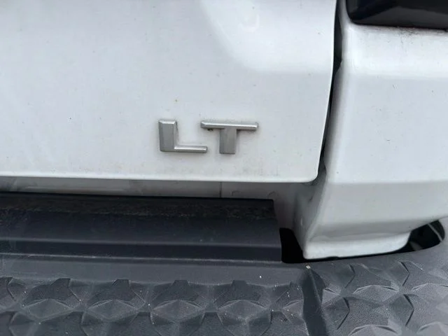 Used 2023 Summit White Chevrolet LT image 8
