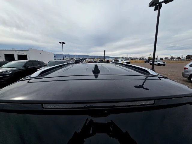Used 2023  Jeep Summit image 11