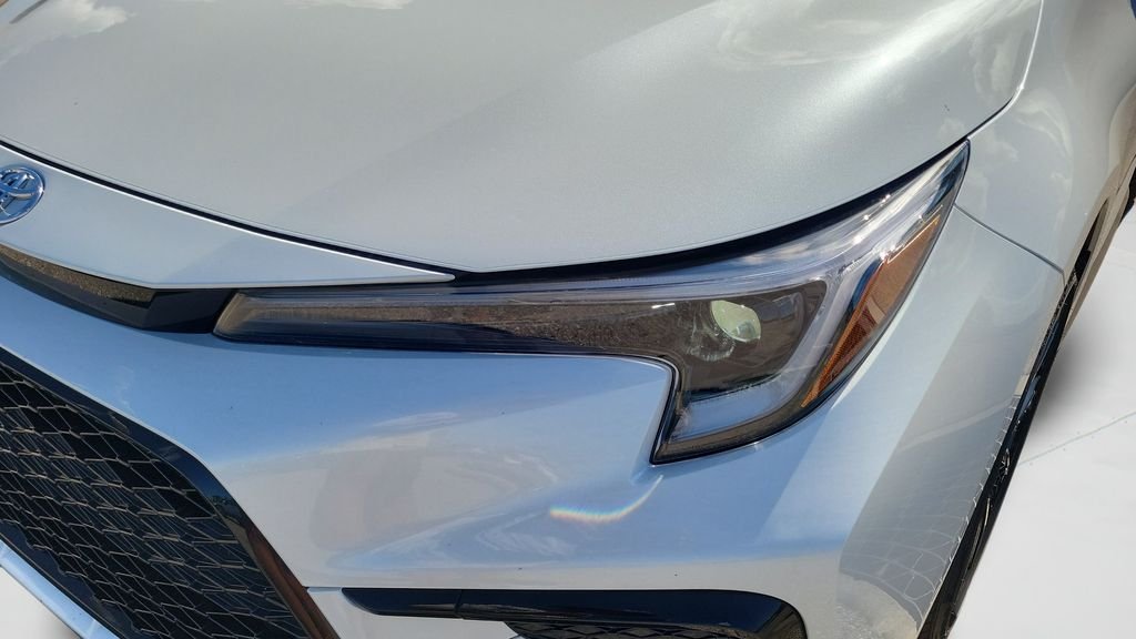 New 2026 Wind Chill Pearl <sup>1</sup> Toyota  SE image 24