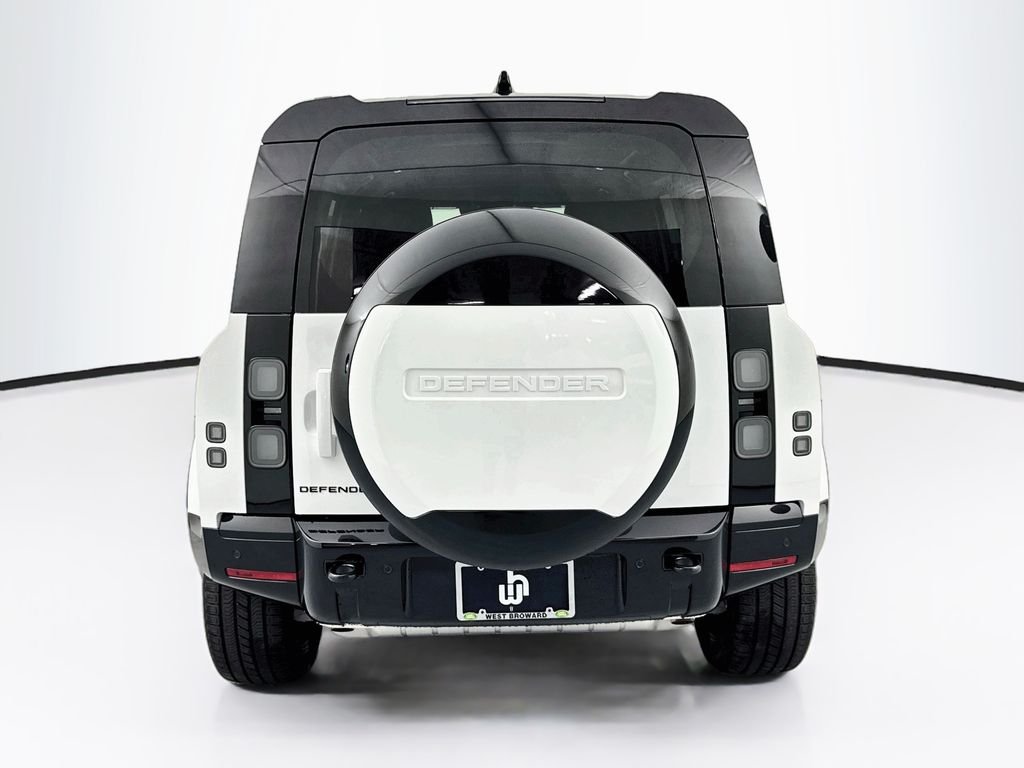 New 2026 Fuji White Land Rover X-Dynamic SE image 6