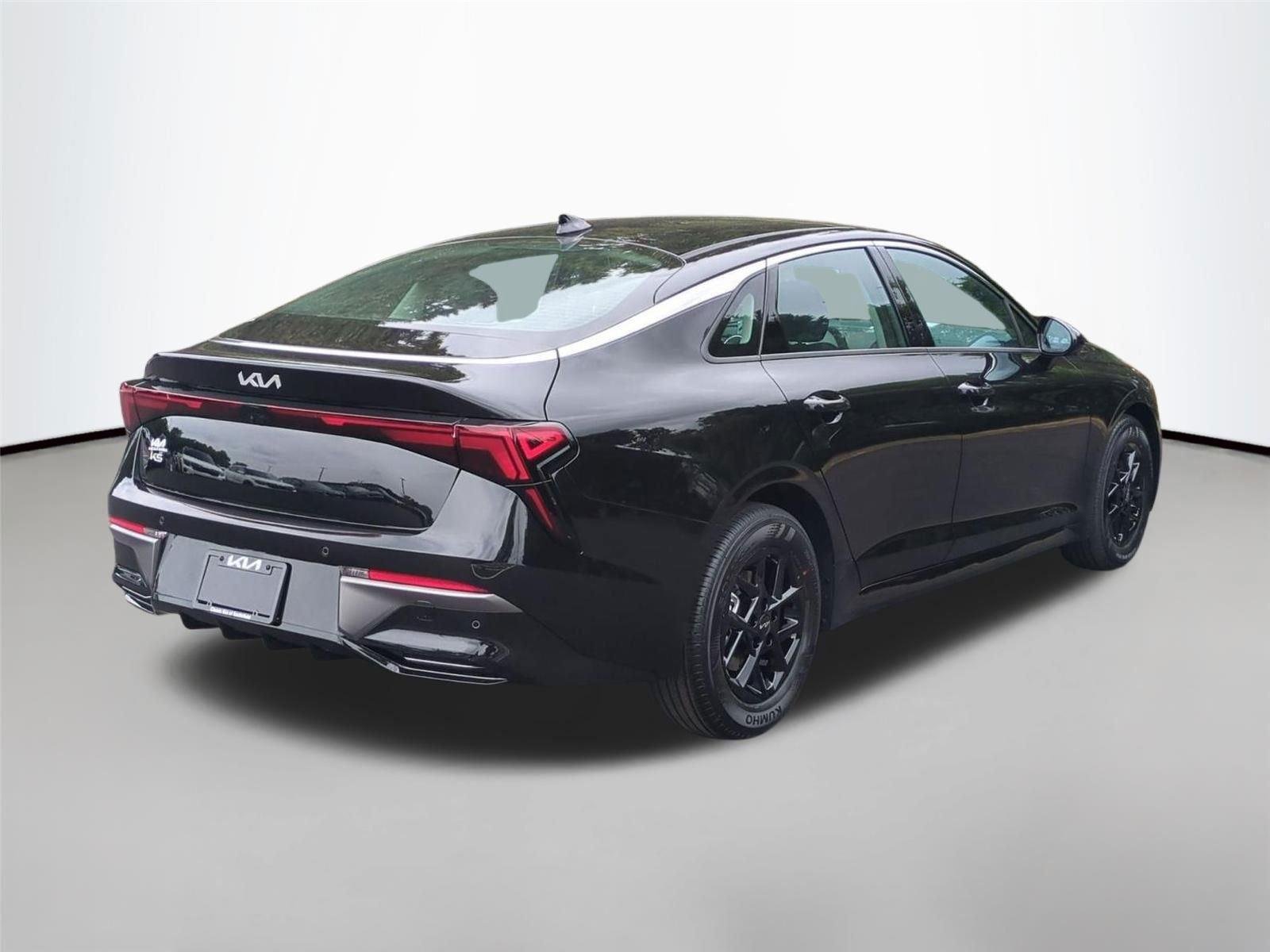 New 2026 Aurora Black Pearl Kia LXS image 5