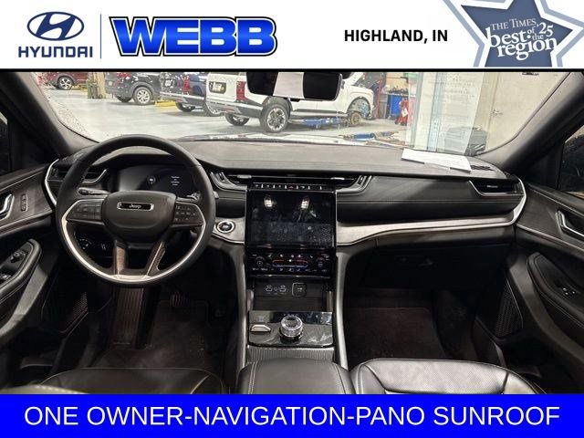 Used 2025 Silver Jeep Limited image 26