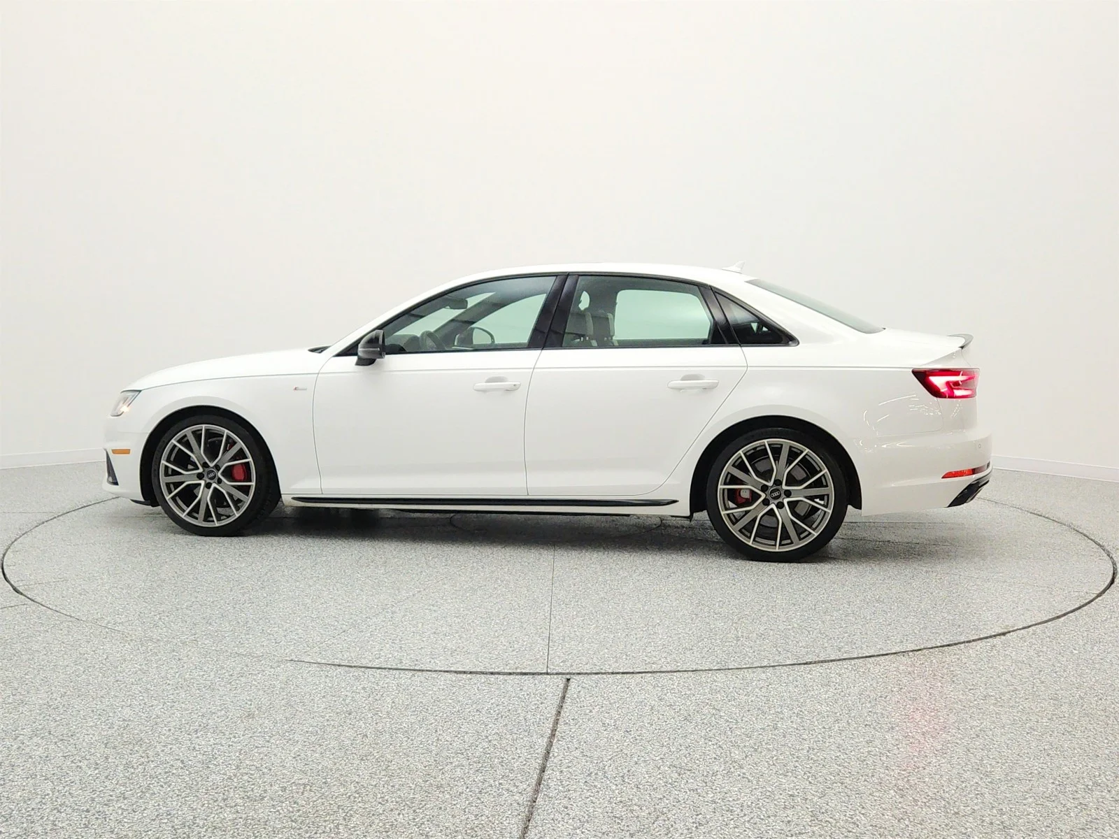 Used 2019 Ibis White Audi Premium Plus 45 TFSI quattro image 8