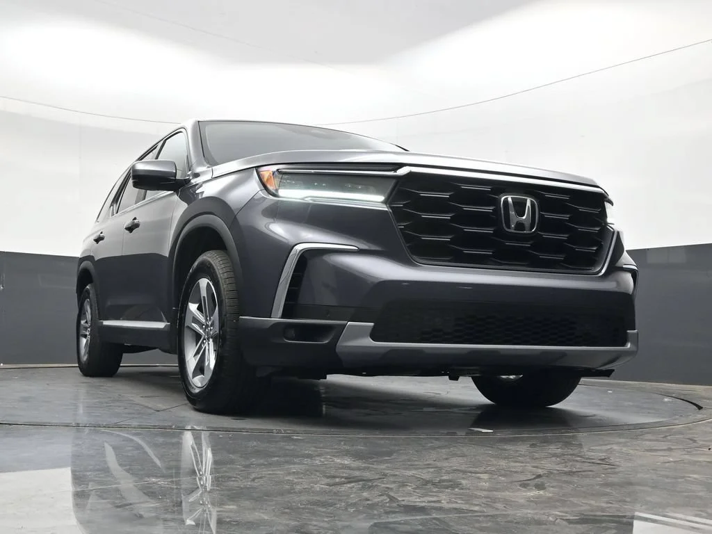 Certified Used 2025 Modern Steel Metallic Honda EX-L image 96