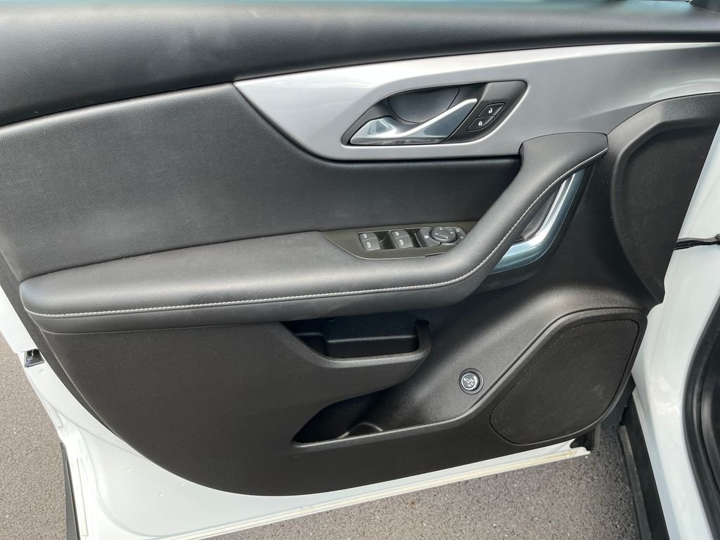 Used 2024 White Chevrolet LT image 11