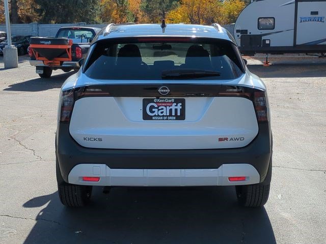 New 2026 Aspen White TriCoat / Super Black Two-tone Nissan SR image 4