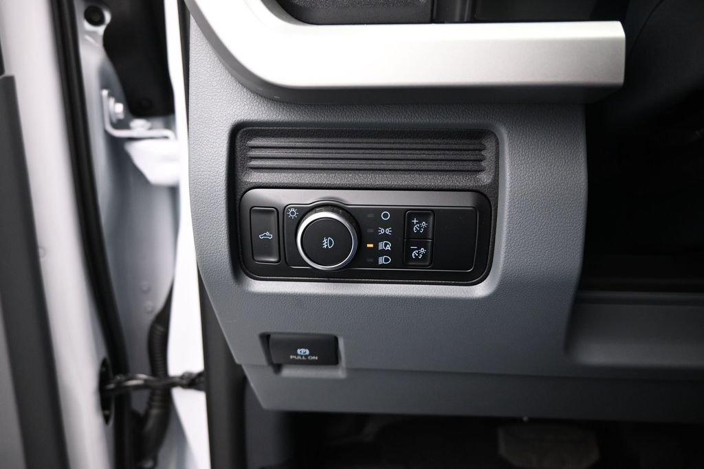 New 2026 Oxford White Ford XL image 11