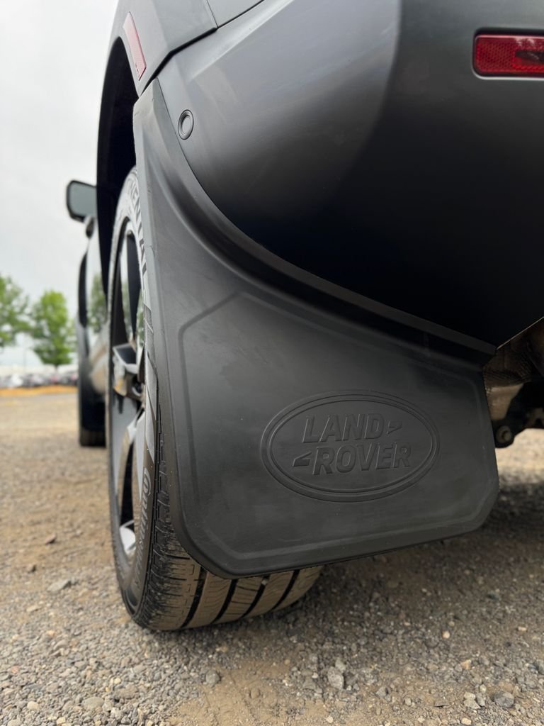 Used 2022 Santorini Black Metallic Land Rover SE image 54