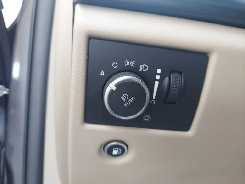 Certified Used 2019 Gray Jeep Laredo E image 19