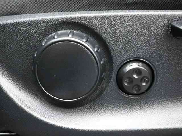 Used 2020 Black Mercedes-Benz Passenger image 11