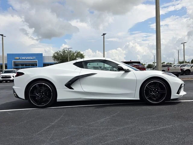 Used 2023 White Chevrolet Stingray image 7