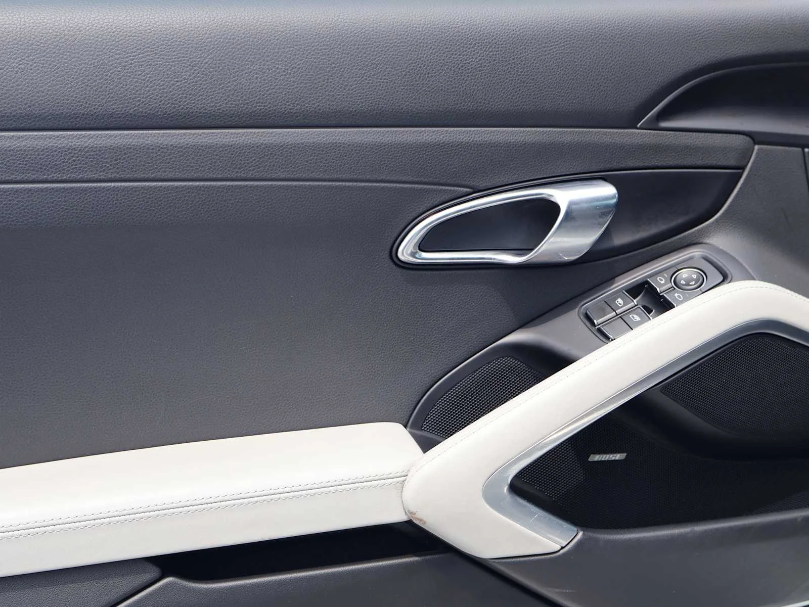 Used 2018 White Porsche  image 22