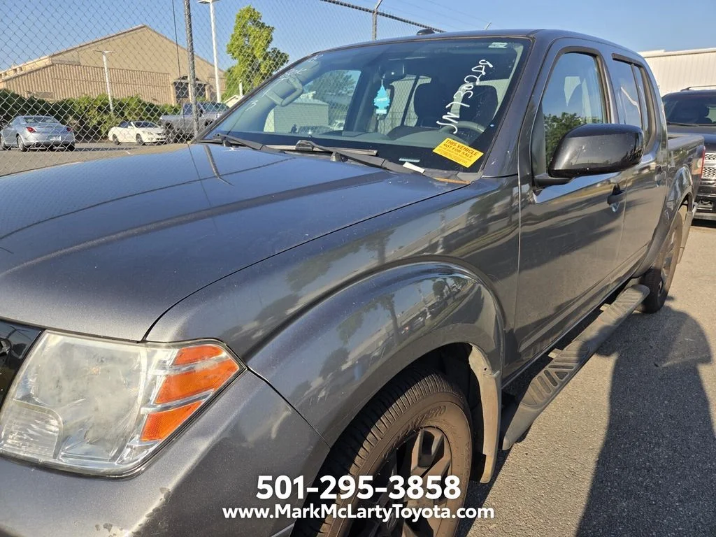 Used 2018 Gray Nissan SV image 5
